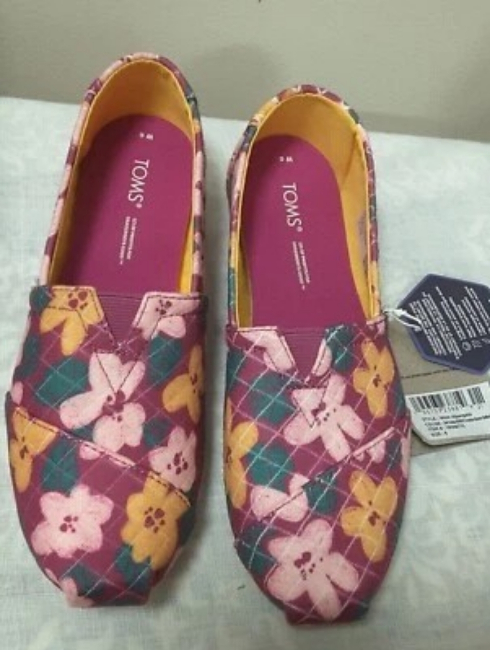 NEW IN BOX TOMS Alpargata REPREVE Dark Fuchsia Slip On Blooms Quilted women 6